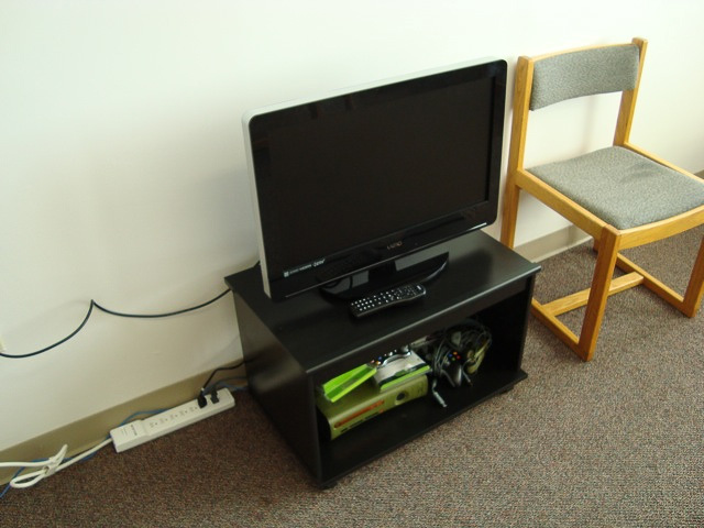 MikeUSCMoveInDay081509-14.jpg - Mike moves into Bates West residence hall at University of South Carolina