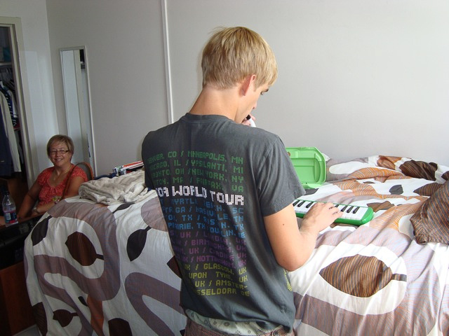 MikeUSCMoveInDay081509-16.jpg - Mike moves into Bates West residence hall at University of South Carolina