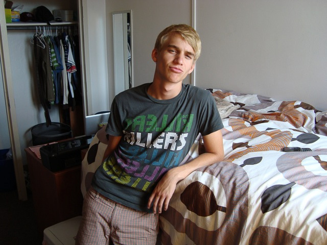 MikeUSCMoveInDay081509-19.jpg - Mike moves into Bates West residence hall at University of South Carolina