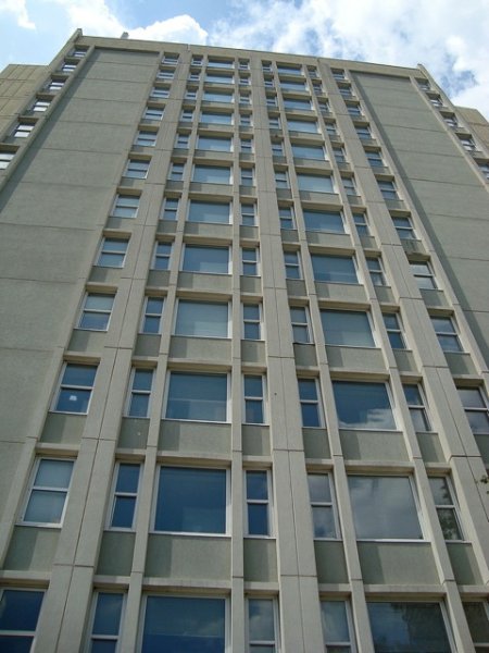 MikeUSCMoveInDay081509-8.jpg - Mike moves into Bates West residence hall at University of South Carolina