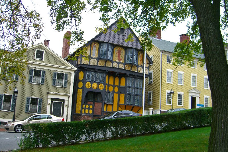 Providence101009-2087.jpg - Angell St between Benefit and Main St.