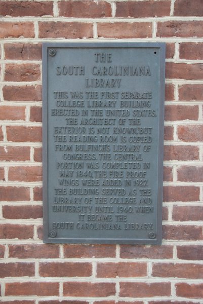 USC040409-4520.jpg - The South Caroliniana Library
