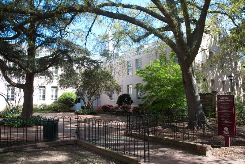 USC040409-4535.jpg - Osborne Administration Building