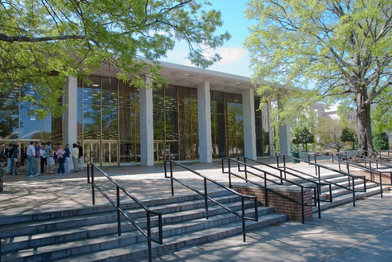 USC040409-4567.jpg - Thomas Cooper Library