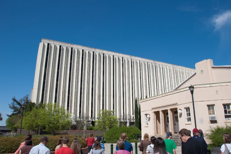 USC040409-4572.jpg - Coker Life Sciences Building (left), Longstreet Theatre Annex