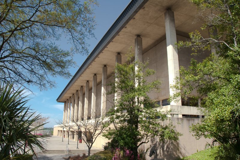 USC040409-4591.jpg - Carolina Coliseum
