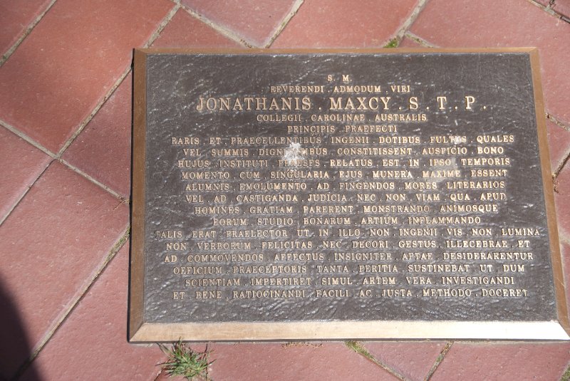 USC040409-4623.jpg - Maxcy Monument