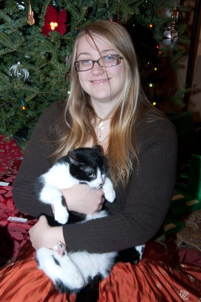 DSC_0531.jpg - Liz and Monster Kitty