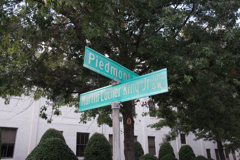 Atlanta082509-8775.jpg - Piedmont and Martin Luther King Jr Drive