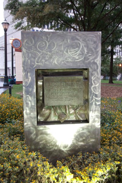 Atlanta082509-8904.jpg - In honor of the brave service and dedication of Atlanta Police Officers, memorial