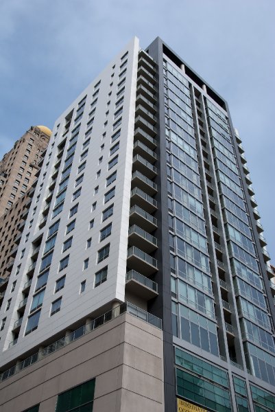 Chicago042809-5739.jpg - Avenue East