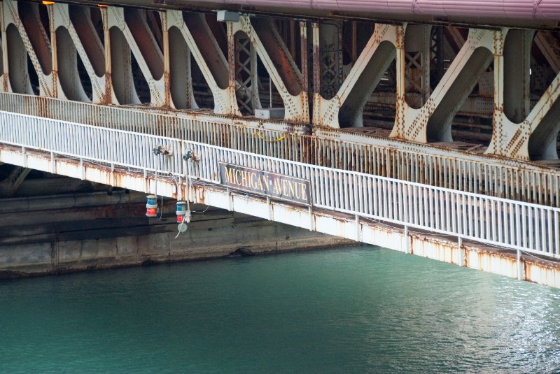 Chicago042809-5802.jpg - Michigan Avenue Bridge