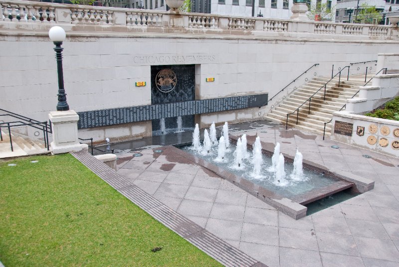 Chicago042809-5841.jpg - Vietnam Veterans Memorial