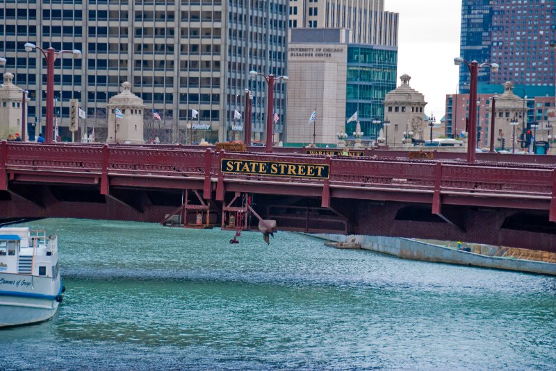 Chicago042809-5879.jpg - State Street Bridge