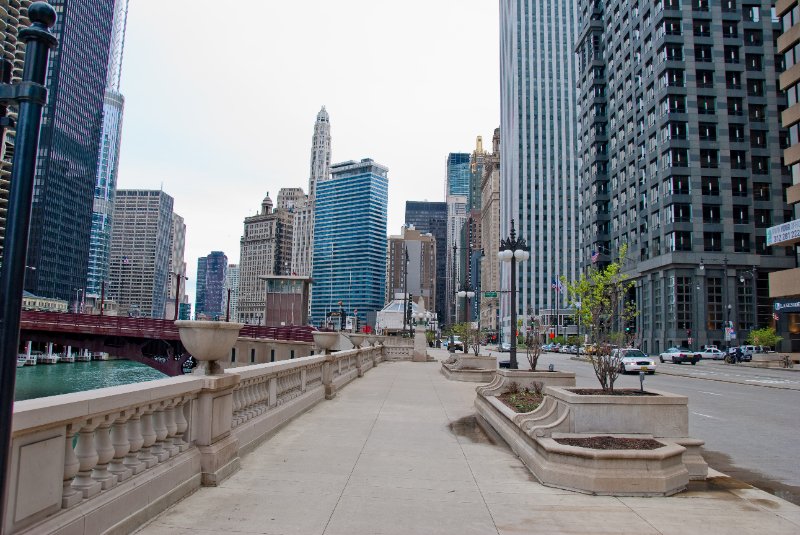Chicago042809-5888.jpg - Wabash Avenue looking East