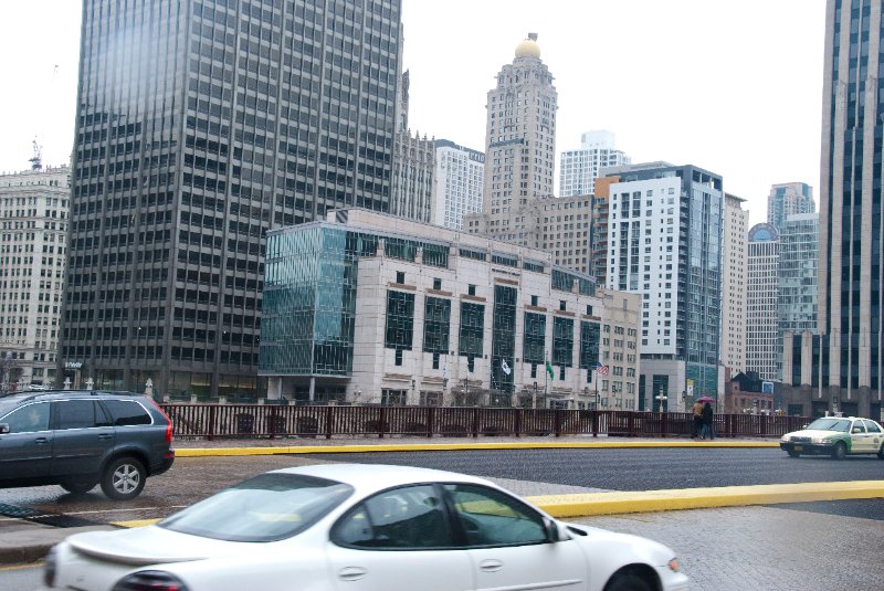 Chicago050109-6195.jpg - Columbus Drive Bridge, University of Chicago building (Center)