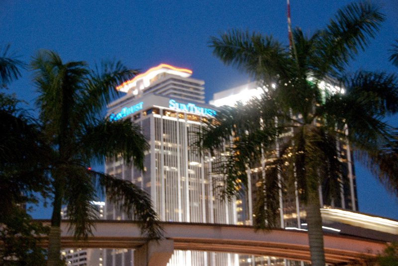 Miami041509-4874.jpg - SunTrust Building