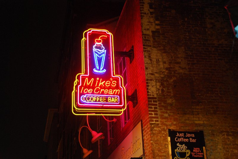 Nashville012809-2386.jpg - Mike's Ice Cream Coffee Bar