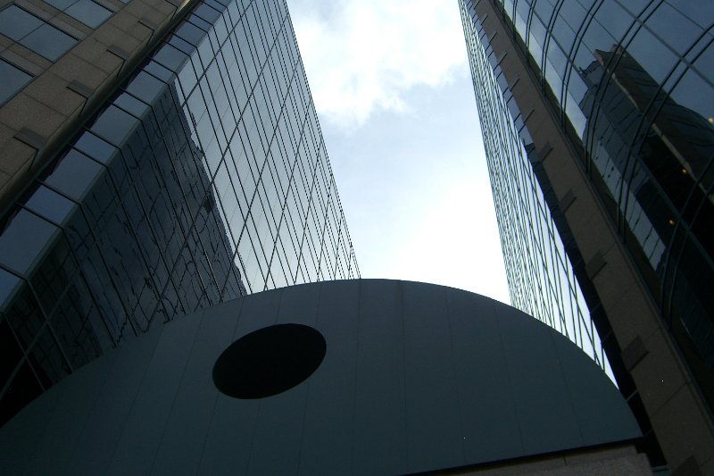 Toronto092409-1937.jpg - Towers Perrin, North Tower(left), South Tower (right), 175 Bloor Street East
