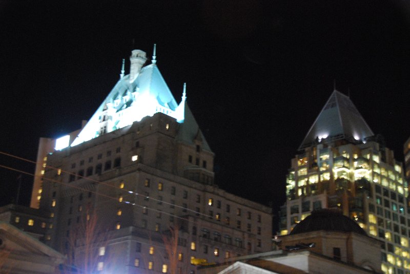 Vancouver020309-2779.jpg - The Fairmont Hotel Vancouver(left), Cathedral Place (center), Vancouver Art Gallery (foregound edge)