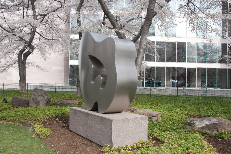 WashDC032709-4284.jpg - Oriforme, by Jean Arp, 1962/1977