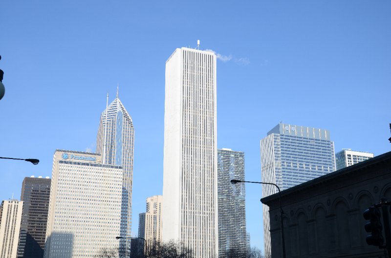 DSC_0058.jpg - Chicago Skyscrapers on Randolf Street, view from Michigan Ave