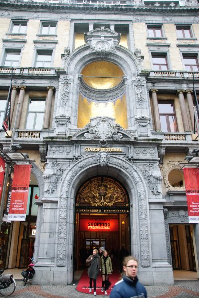 Antwerp021610-1351.jpg - Stadsfeestzall Shopping Center, Meir Street