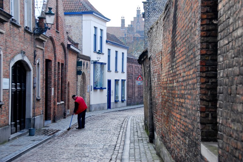 Bruge021710-1572.jpg - Walking North on Oostmeers toward Bruges city center