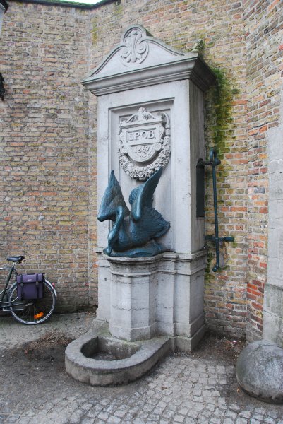 Bruge021710-1666.jpg - Courtyard leading up to the Groeninge Museum