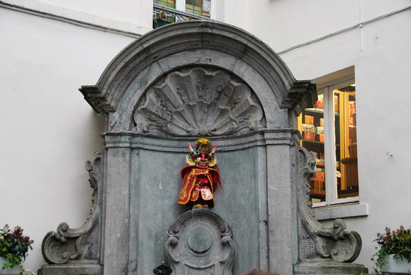 Brussels021310-0946-2.jpg - Manneken Pis