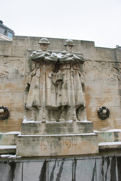 Brussels021410-1133.jpg - Monument Britannique/Anglo-Belgian Memorial, Sculptor Charles Sargeant Jagger (1885-1934), unveiled in 1923 in Place Poelaert