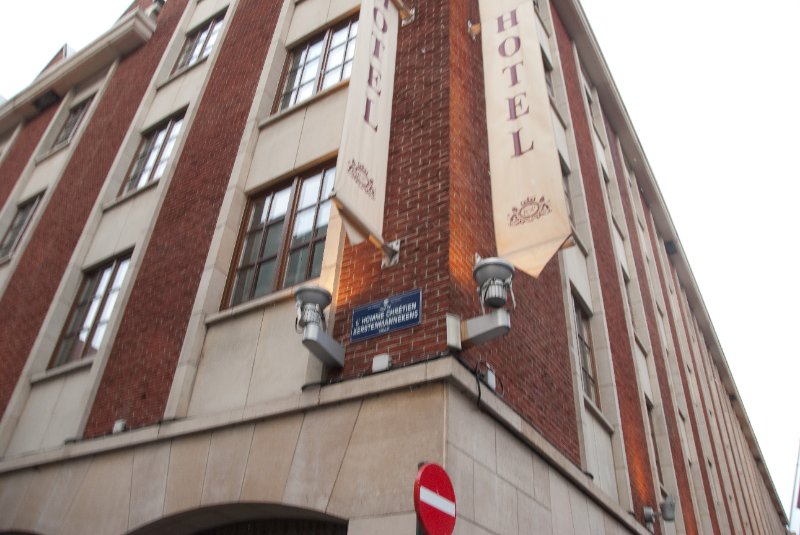 Brussels021510-1318.jpg - Royal Windsor Hotel at Rue de L'Homme Chretien