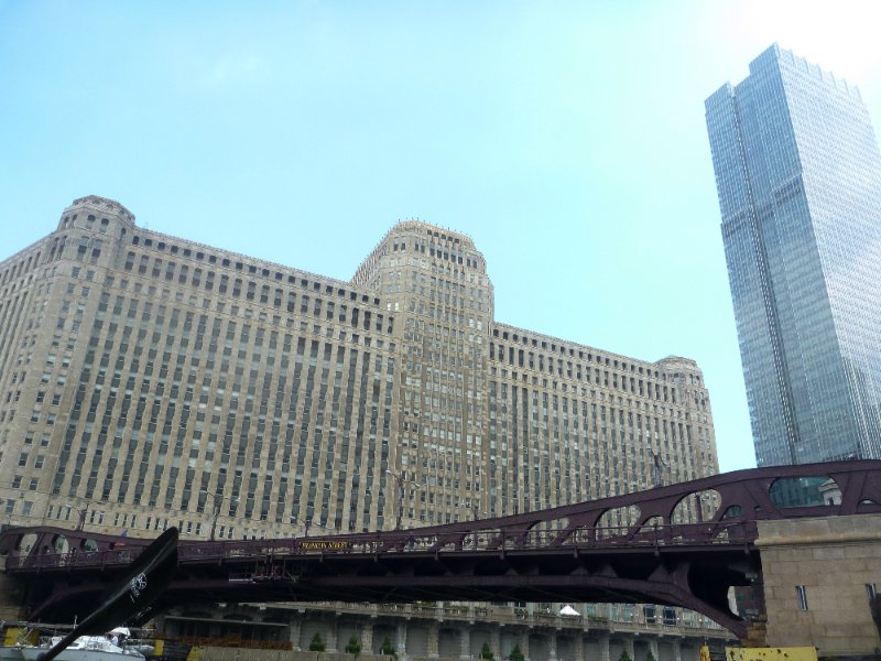 P1000950.jpg - Merchandise Mart and 300 North LaSalle, viewed from Franklin St Bridge