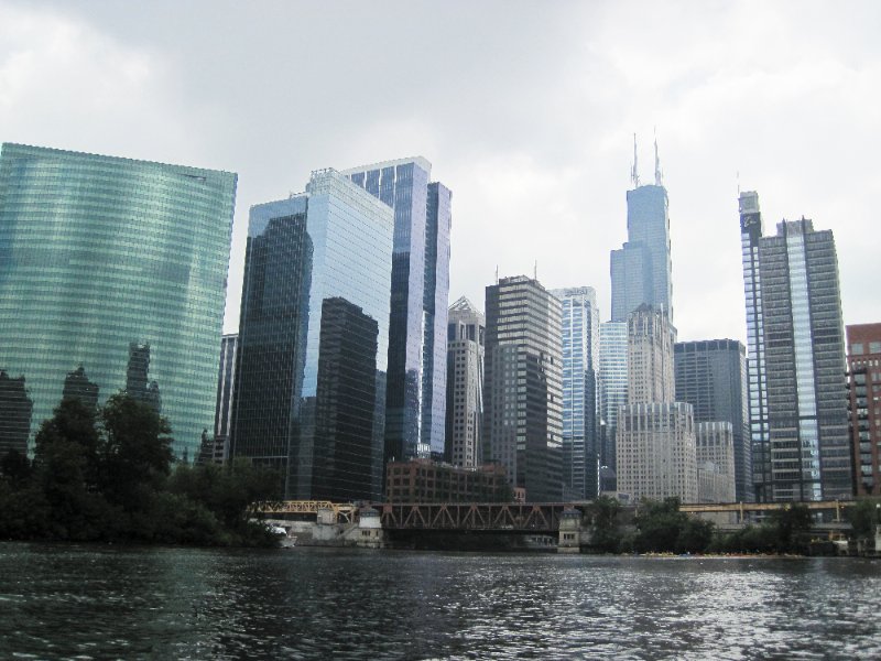 IMG_1785.jpg - Looking South at Lake St Bridge: 333 Wacker Drive building (left edge), 191 North Wacker, 155 North Wacker, 150 North Wacker, Willis Tower, Boeing World Headquarters