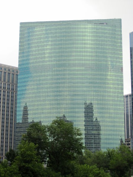 IMG_1787.jpg - 333 Wacker Drive building, 225 West Wacker (left edge)