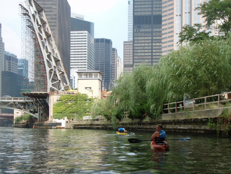 P8210012.jpg - Jack and Liz Paddleing North to the Congress Parkway Bridge