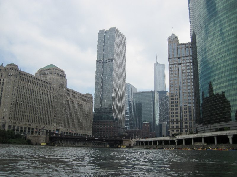 IMG_1794.jpg - Looking East at Franklin St Bridge: Merchandise Mart, 300 North LaSalle, 321 North Clark, Trump Tower, 225 West Wacker, 333 Wacker Drive building, right edge