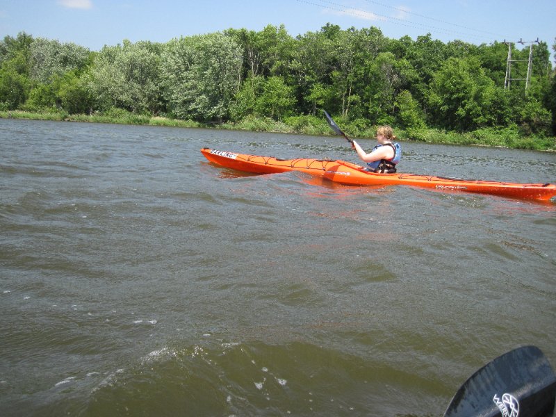 IMG_1370.jpg - Note the waves on the Fox River along Liz's boat