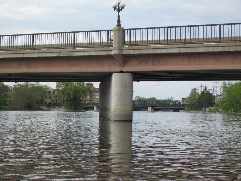 FoxRiverKayak050210-0519.jpg - Prairie Street Bridge