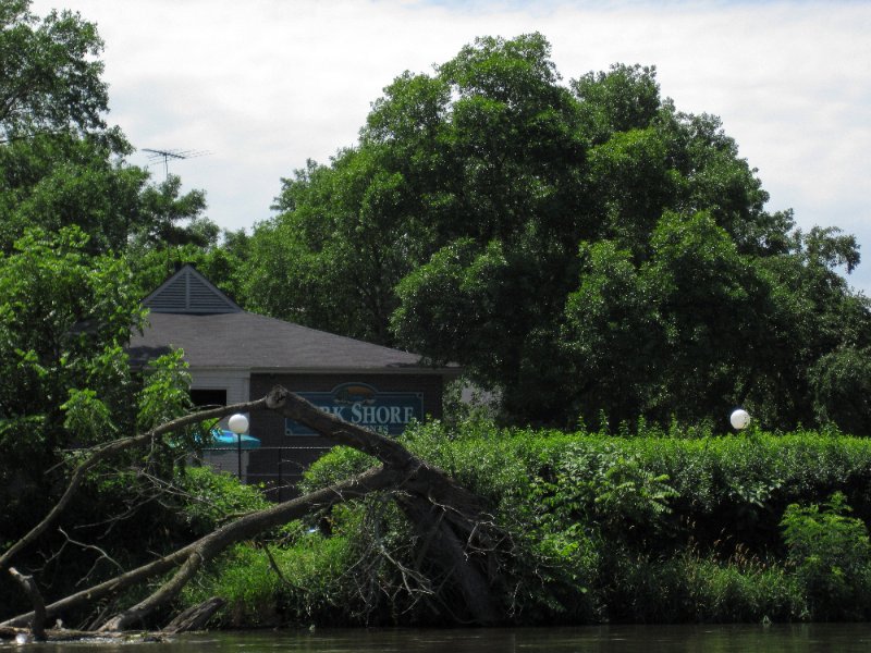 IMG_1148.jpg - Park Shore Appartments