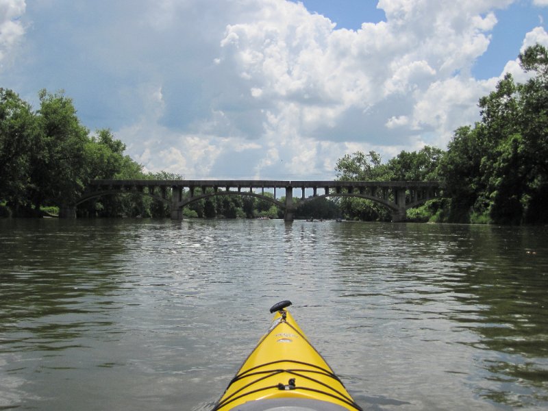 IMG_1423.jpg - Approaching IL-52 bridge.  Canoers in the distance