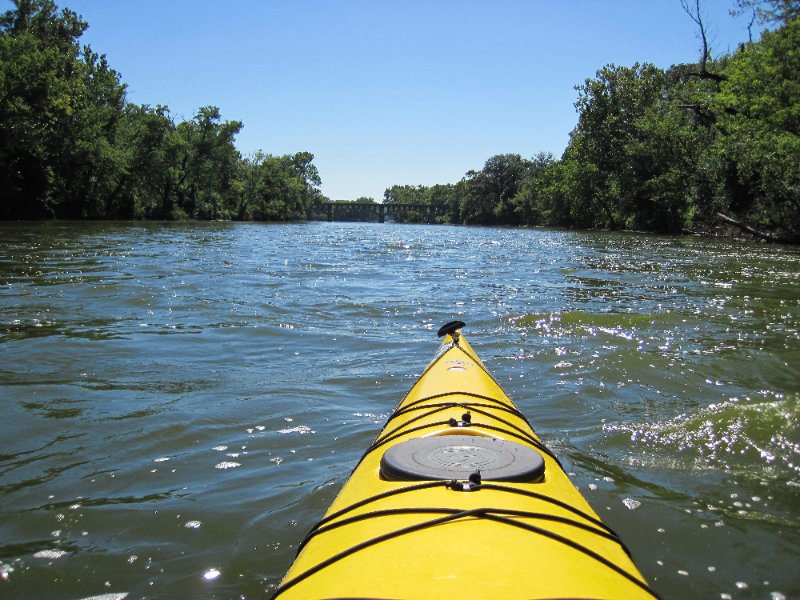 IMG_1875.jpg - Choppy water. Paddling South to 38th Rd / IL 52 Bridge