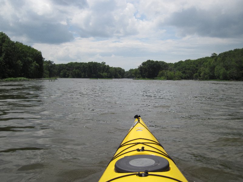 IMG_1314.jpg - Coming up on a split in the river.  Which way should we go?