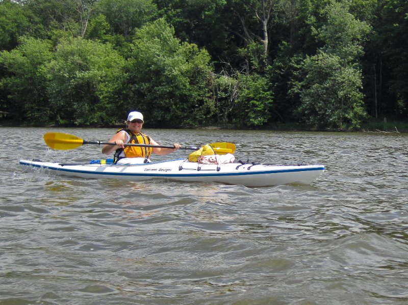 IMG_1322.jpg - The wind is strong.  Hold you paddles up for sails.