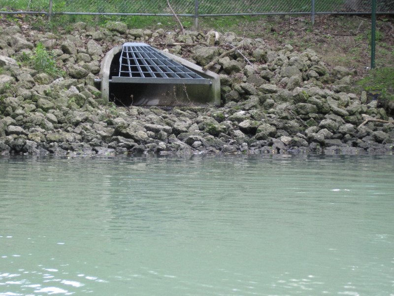 NorthShoreChannel052310-0928.jpg - Kayak North Shore Channel of Chicago River from Skokie to WIlmette