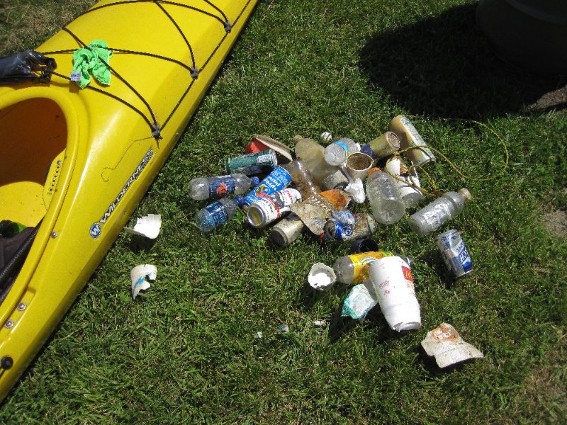 IMG_1310.jpg - Our group collected lots of floating garbage from the river