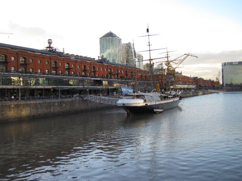 BuenosAires080210-1574.jpg - Corbeta Uruguay, Puerto Madero, Dique 4