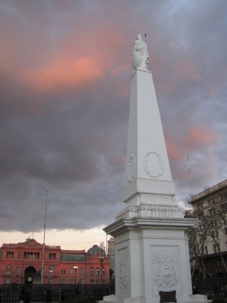 BuenosAires080210-1623.jpg - Piramide de Mayo. Casa Rosada (background left)