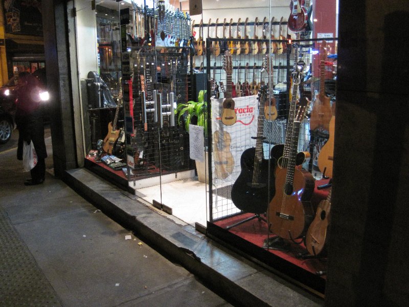 BuenosAires080210-1672.jpg - Walking East on Sarmiento, lots of Musical Instrument stores:  Targuet Music