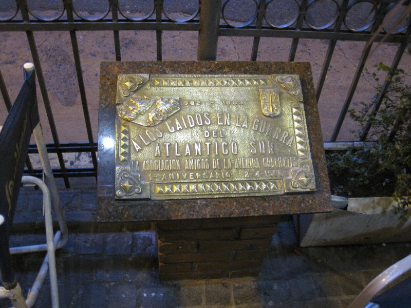 BuenosAires080210-1684.jpg - A Los Caidos en la Guerra del Atlantico Sur La Asociacion Amigos de la Avenida Corrientes 1st Aniversario 2-4-1983